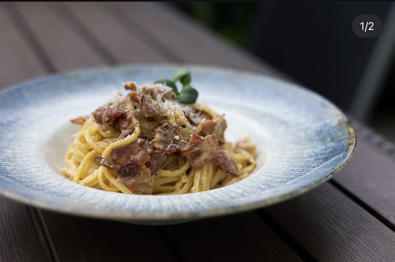 Špagety Carbonara s parmesanem